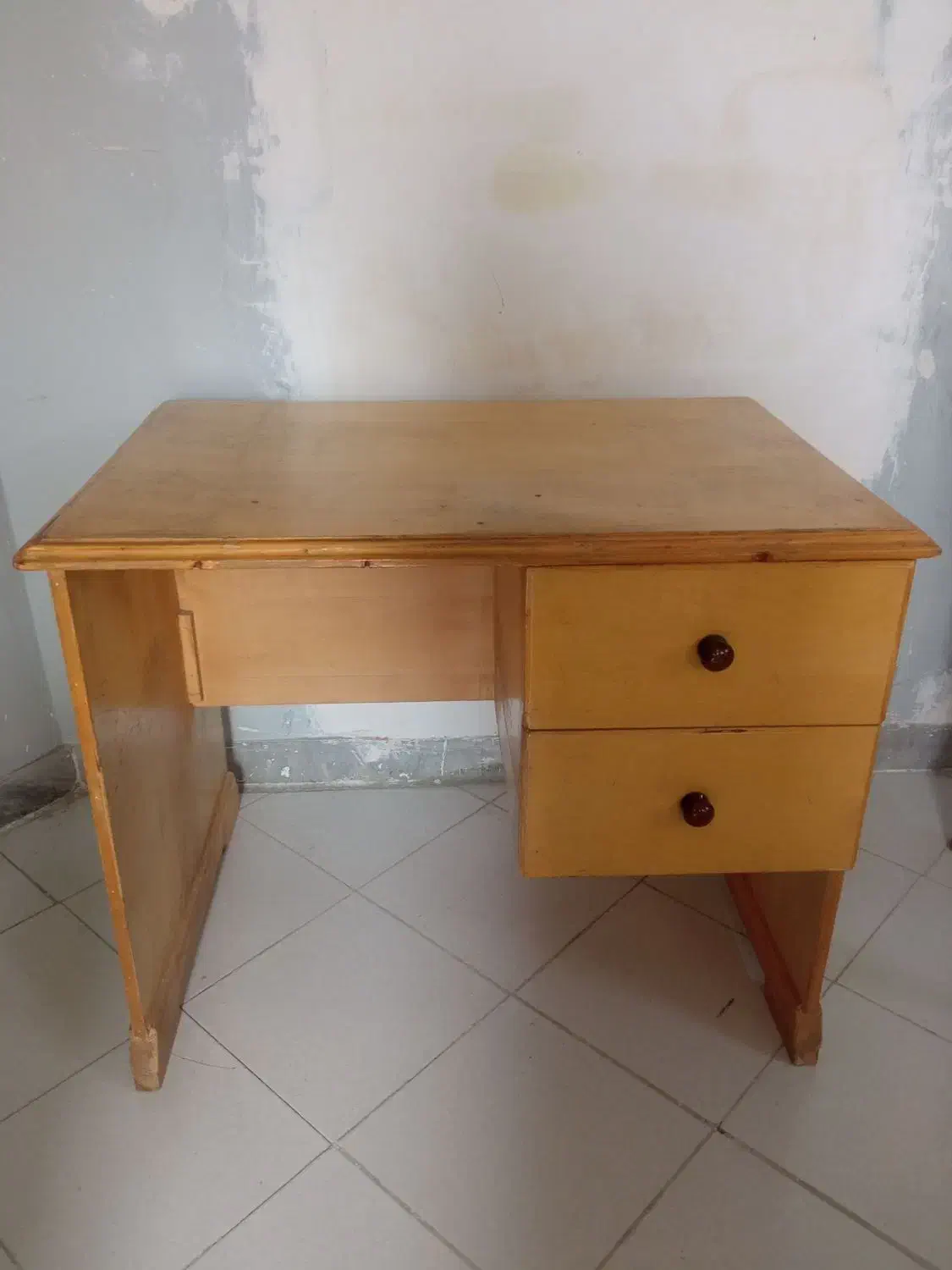 میز|میز تحریر و کامپیوتر|کرج, چهارصد دستگاه|دیوار