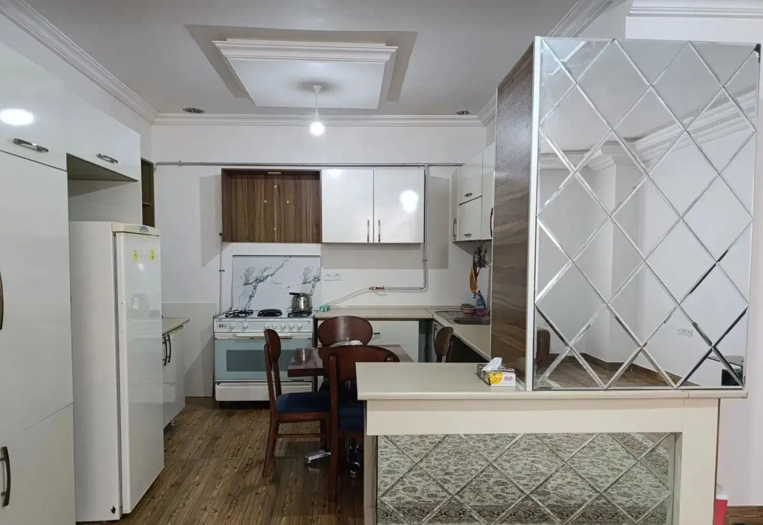 سویت روزانه مرکز شهر|اجارهٔ کوتاه‌مدت آپارتمان و سوئیت|بروجرد, |دیوار