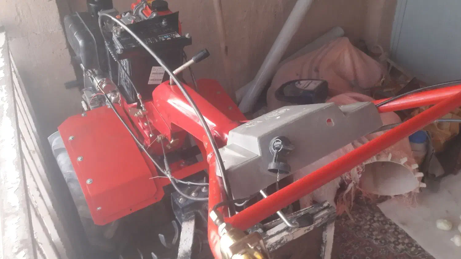 یک دستگاه تیلر چهارشاخ زنی زعفرانی|ماشینآلات صنعتی|تربتحیدریه, ترمینال|دیوار