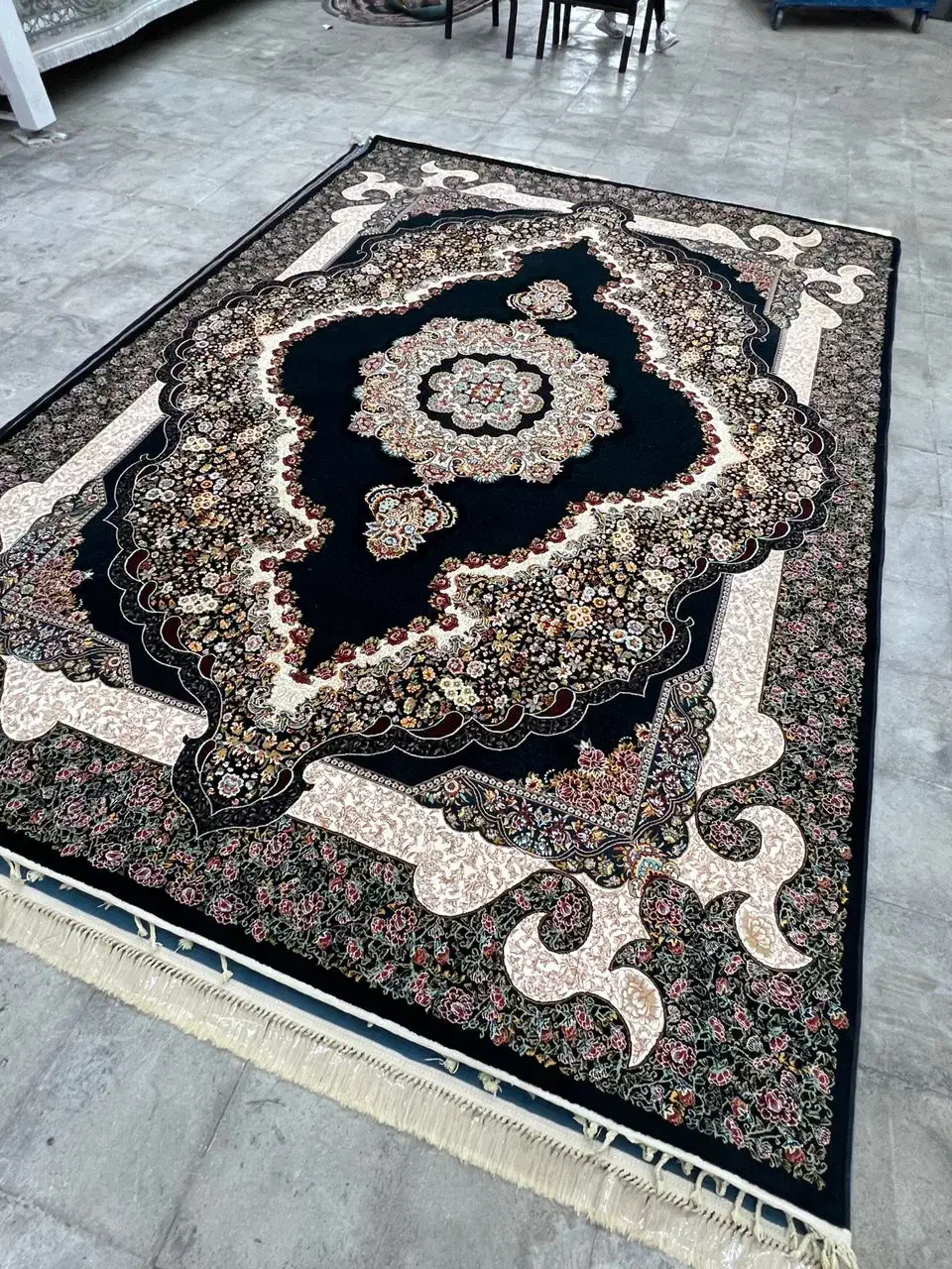 فرش و تابلوفرش و...اقساطی و بابهترین قیمت وتعویضی|فرش|شیراز, شهرک بهار|دیوار