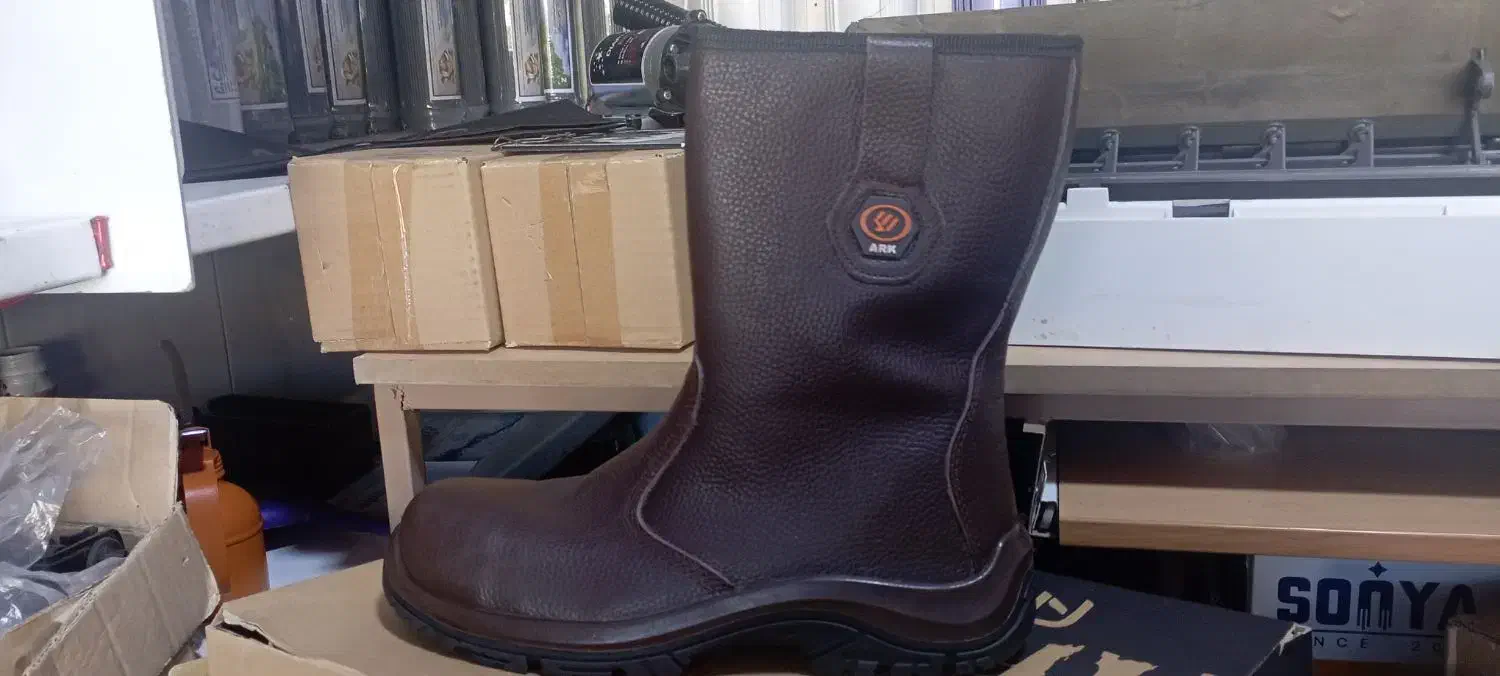 چکمه ایمنی|کیف، کفش، کمربند|آبدانان, |دیوار