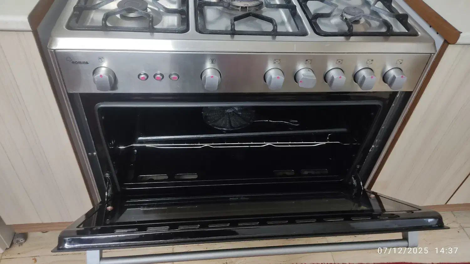 گاز فر تمام استیل اسنوا|اجاق گاز و لوازم برقی پختوپز|ملایر, |دیوار