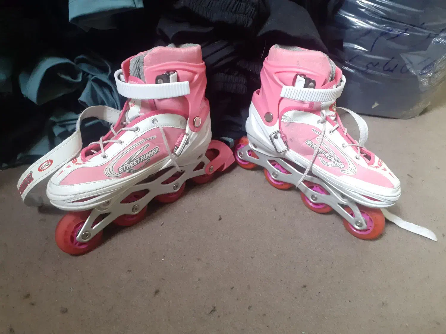 کفش اسکیت|دوچرخه، اسکیت، اسکوتر|ری, علایین|دیوار