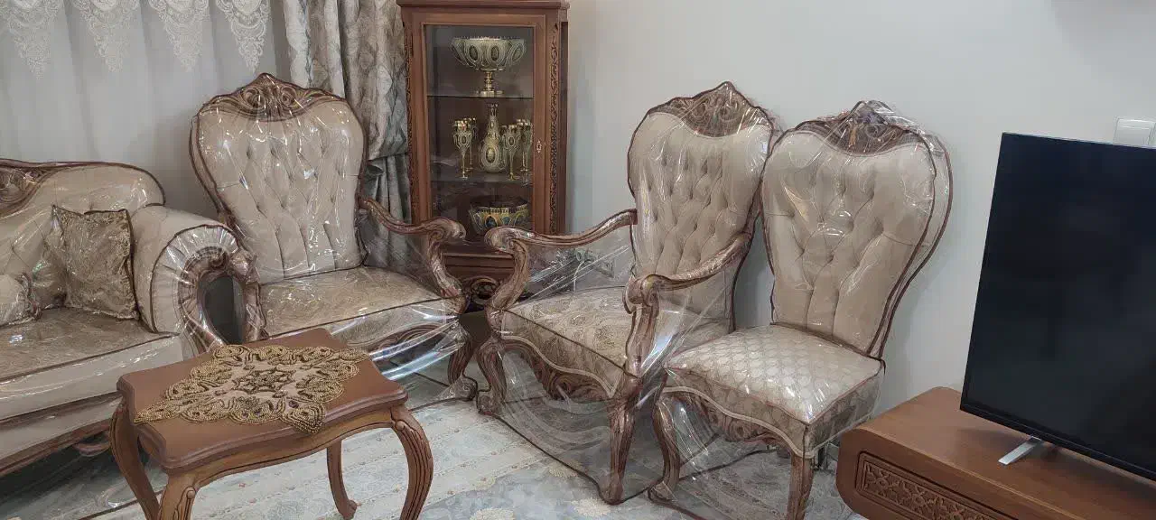 مبلمان شیک|مبلمان خانگی و میز عسلی|اصفهان, ارغوانیه|دیوار