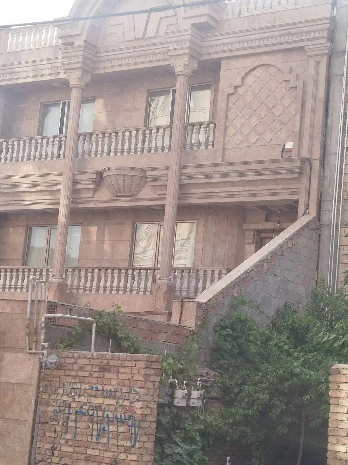 اجرای نمای رومی وکلاسیک ساختمان|خدمات پیشه و مهارت|میناب, |دیوار