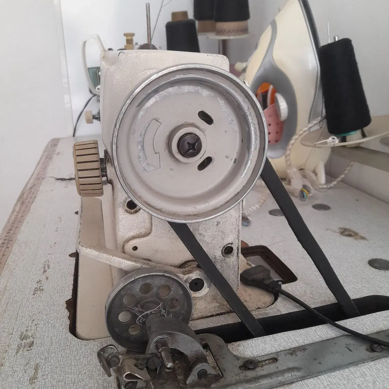 چرخ صنعتی جک|چرخ خیاطی و ریسندگی|قروه, |دیوار