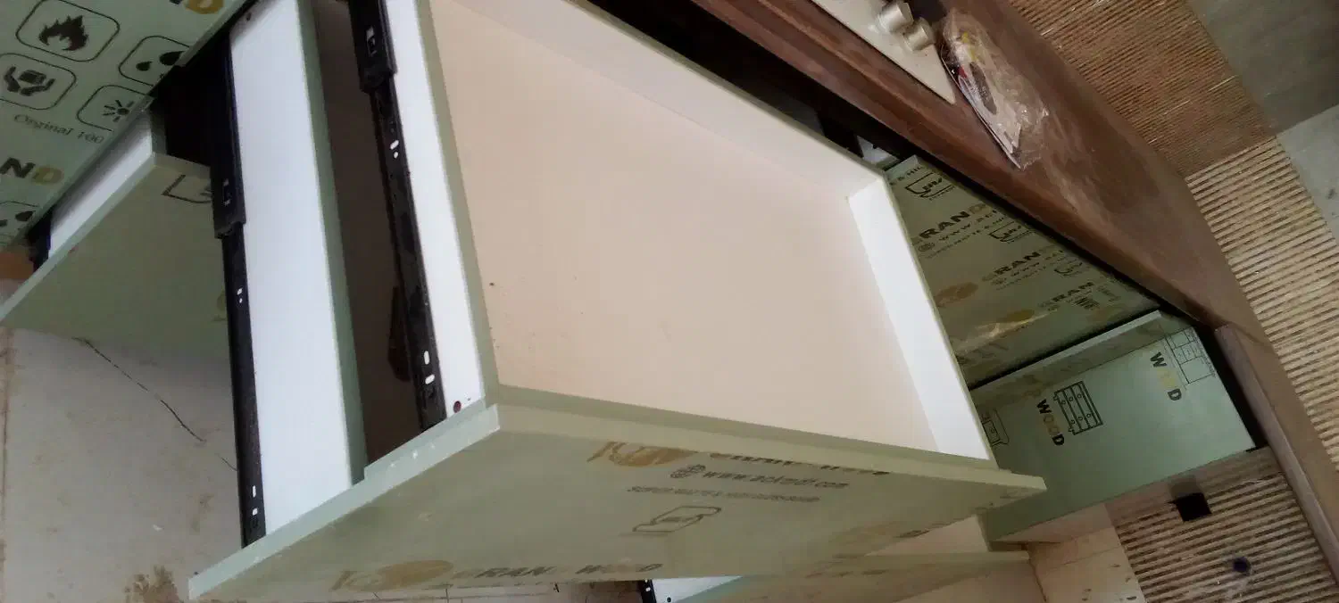 نظافت راه پله باآقاخانمونم انجام میدیم|خدمات نظافت|ارومیه, |دیوار