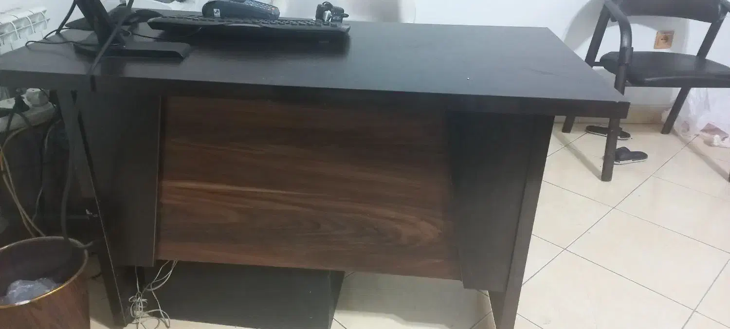 میز تحریر و صندلی چرخون|میز تحریر و کامپیوتر|بومهن, |دیوار