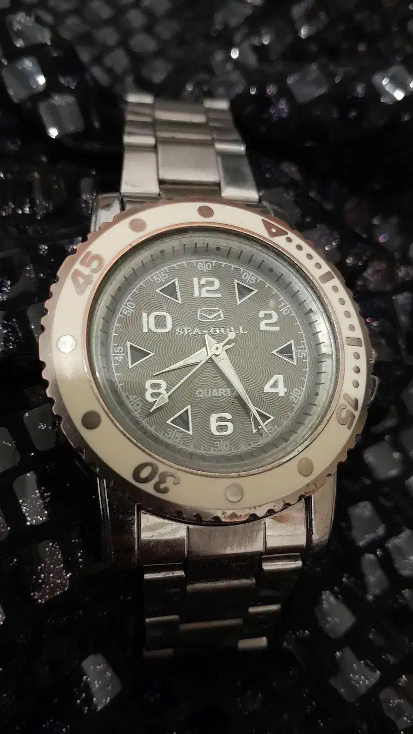 ساعت مچی مردانه و کلی وسایل|ساعت|شیراز, شهرک فرزانگان|دیوار