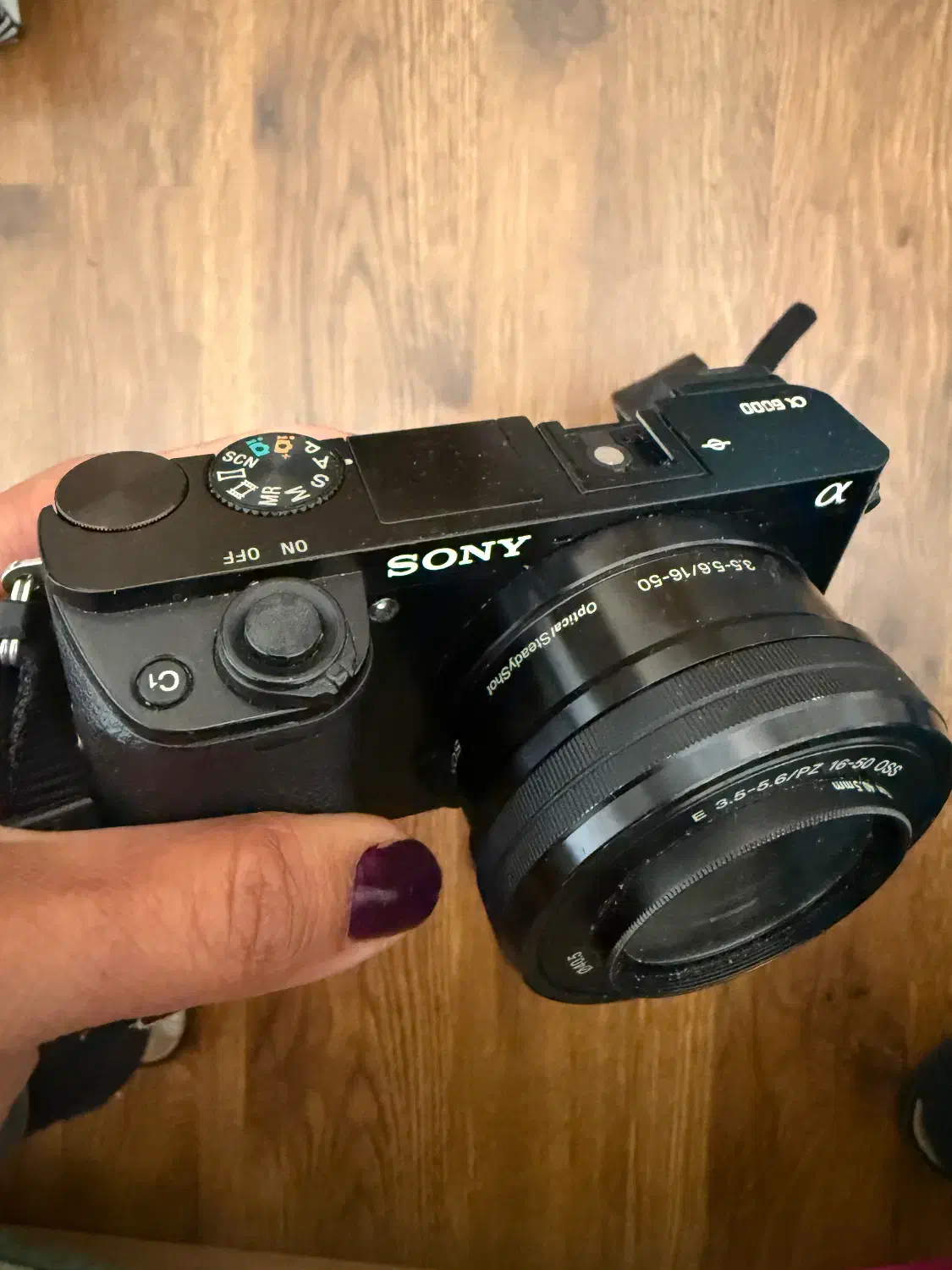 دوربین سونی آلفا ۶۰۰۰ با لنز ۱۶-۵۰|دوربین عکاسی و فیلمبرداری|گرگان, |دیوار