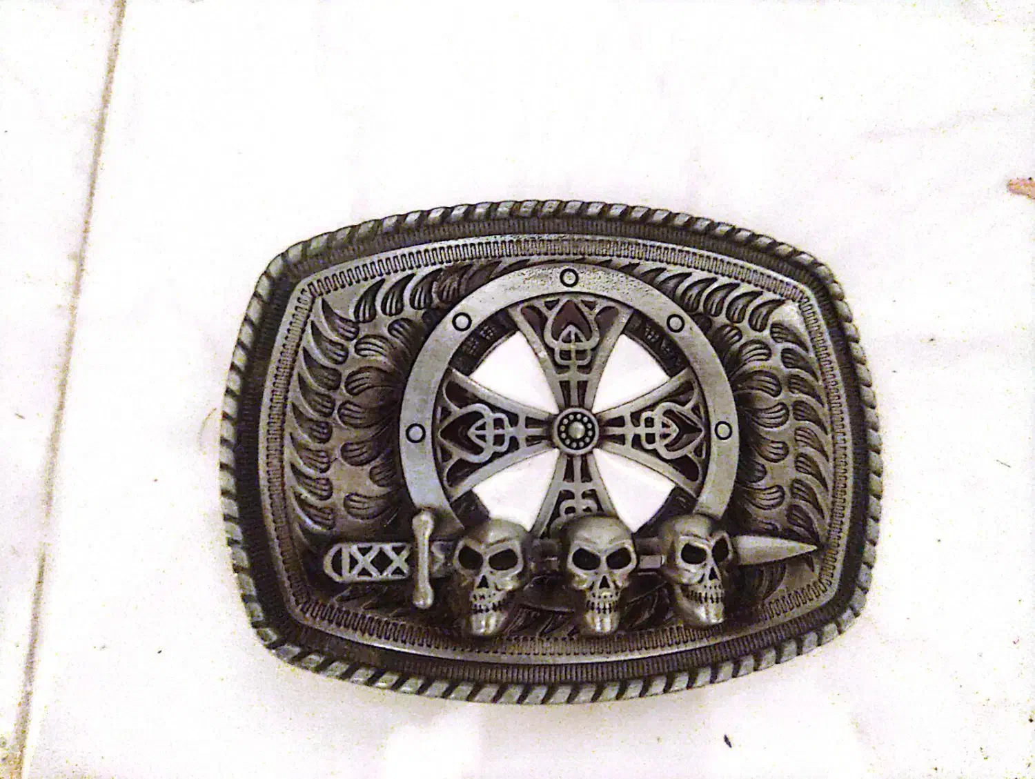 سگک کمربند|کیف، کفش، کمربند|فردیس, منظریه|دیوار