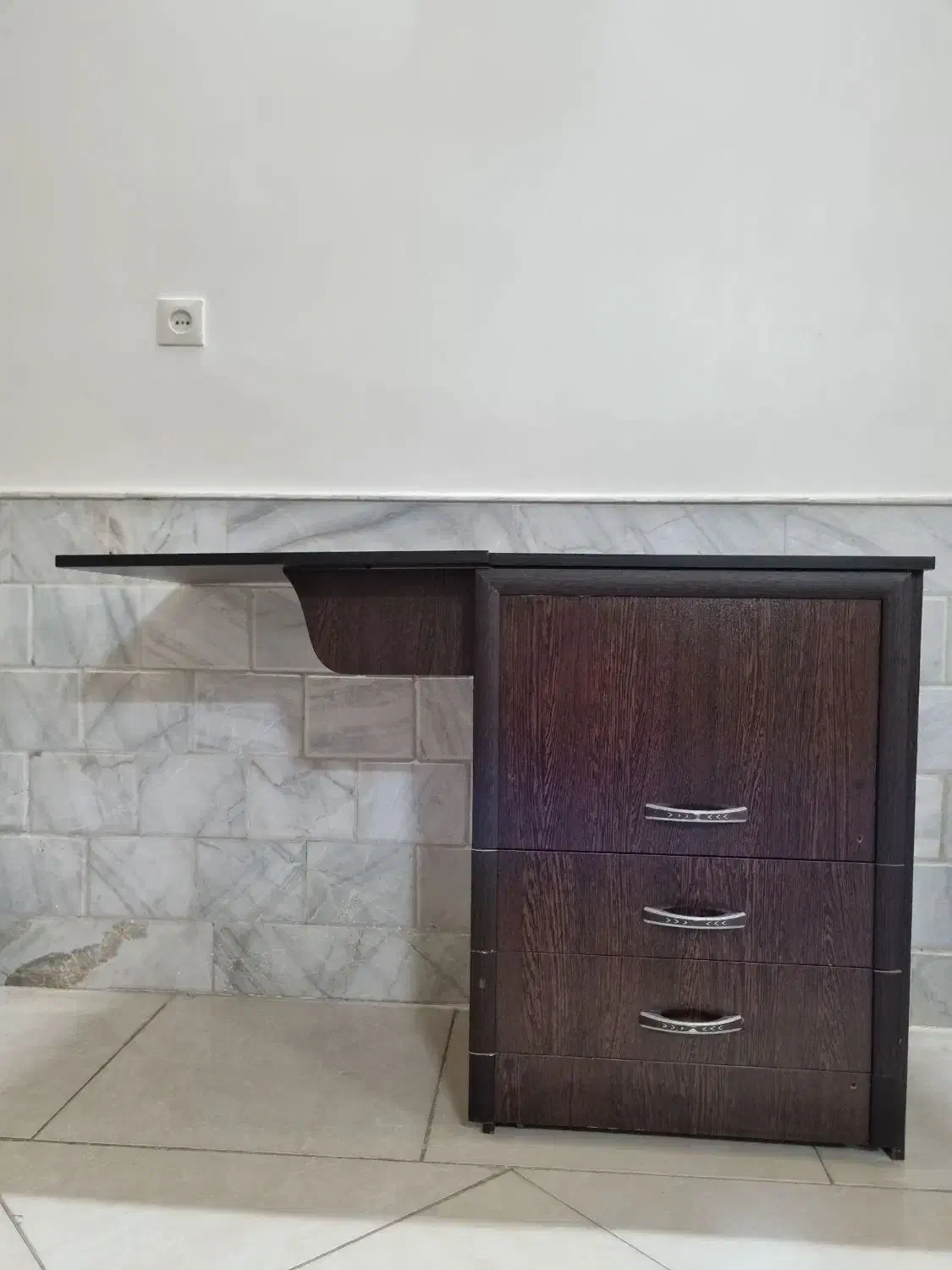 میز چرخ خیاطی مبله|لوازم خیاطی و بافتنی|کاشان, درب جوشقان|دیوار