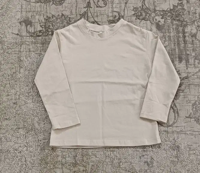 لباس و لوازم کودک|کفش و لباس بچه|شاهین‌شهر, فردوسی|دیوار