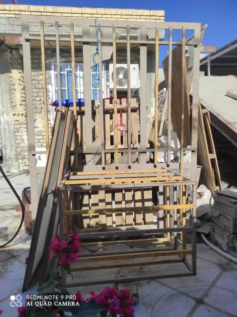 درب ورودی هال و حیاط خلوت وپنجره سالم و...|مصالح و تجهیزات ساختمان|میناب, |دیوار