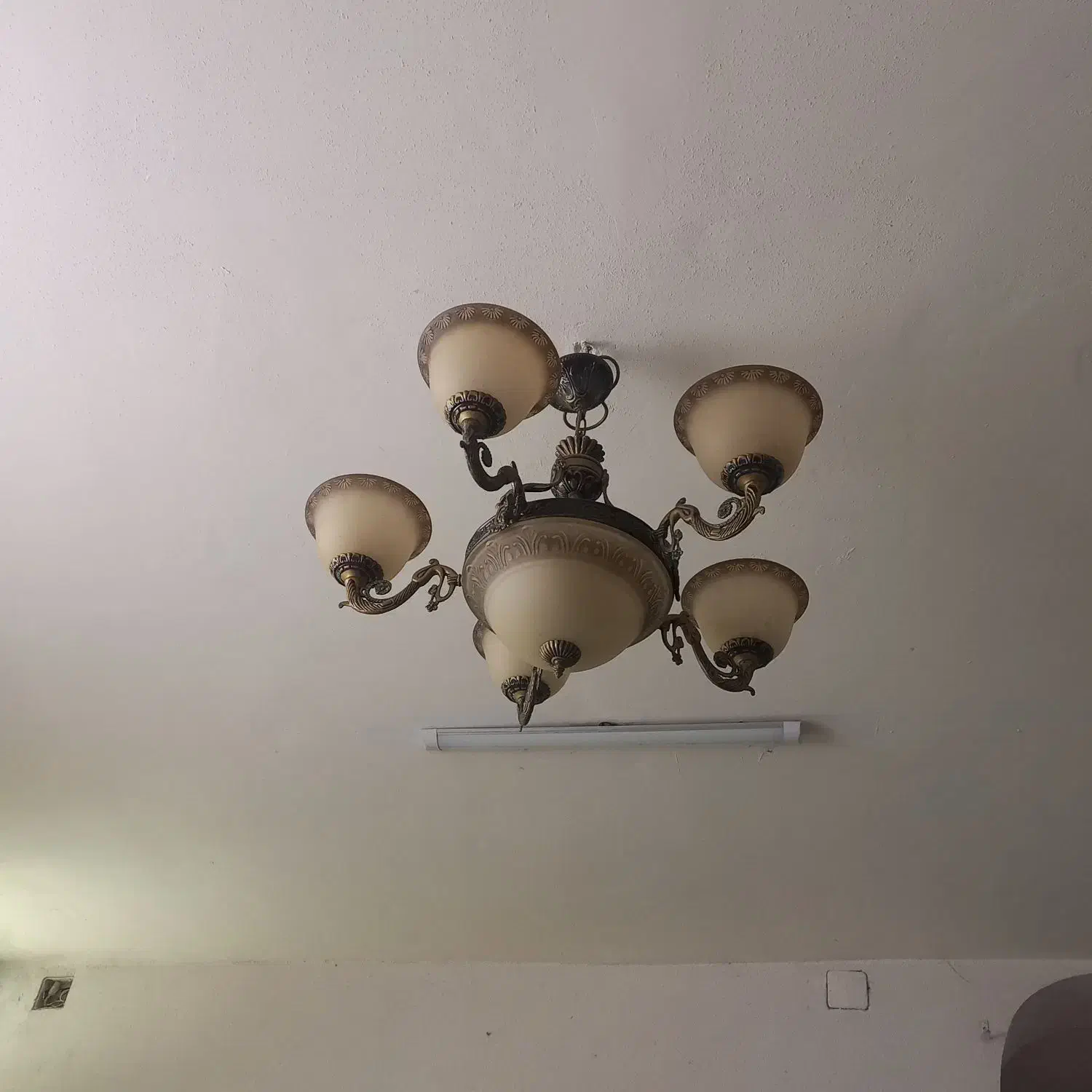 لوستر|لوستر و چراغ آویز|سنگر, |دیوار