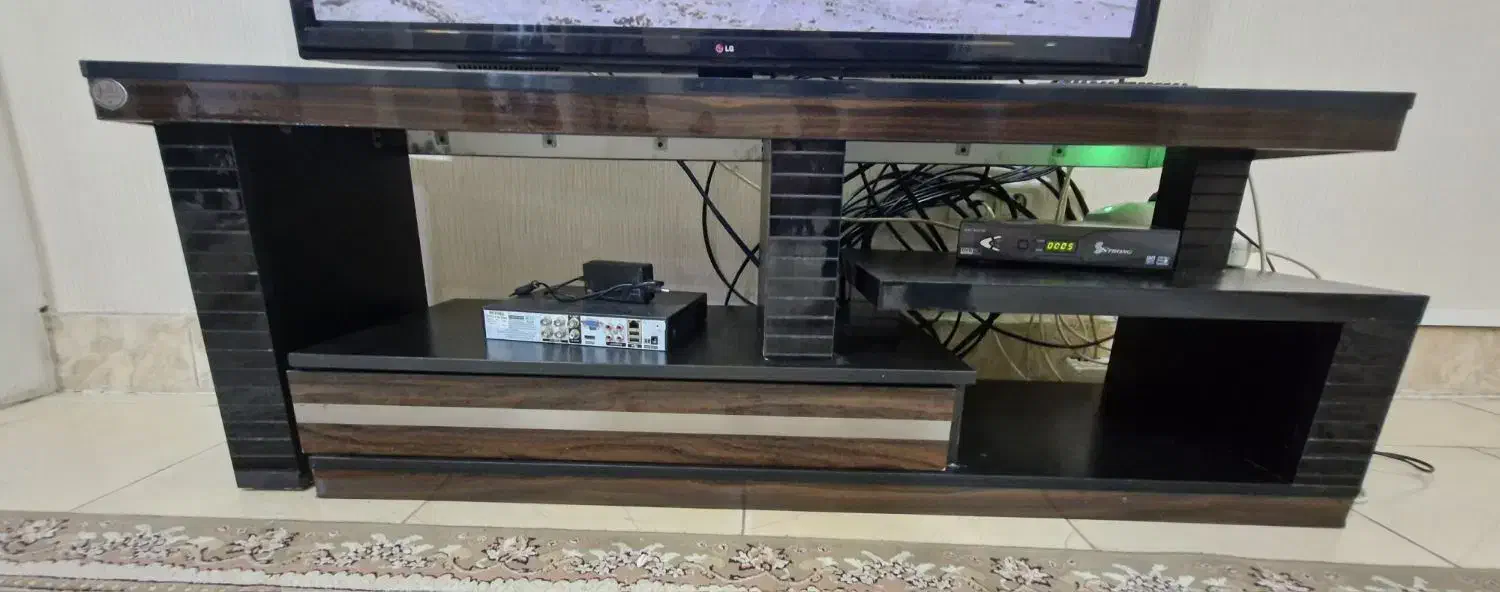 میز تلویزیون|میز تلویزیون|صومعه‌سرا, |دیوار