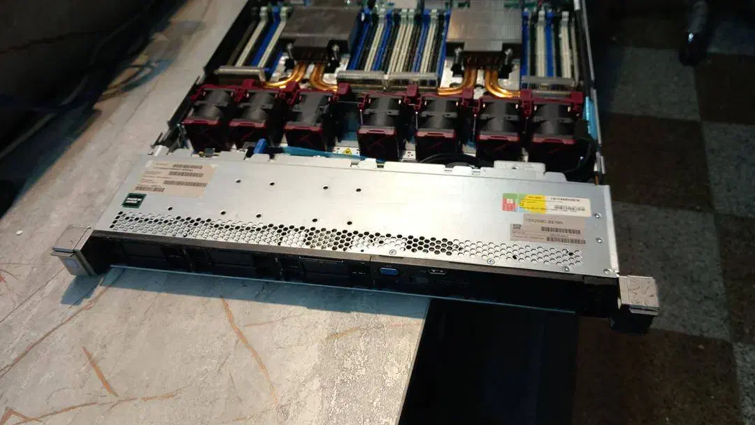 فروش سرور استوک dl360g9 8SFF|مودم و تجهیزات شبکه|تهران, فلسطین (میدان انقلاب)|دیوار