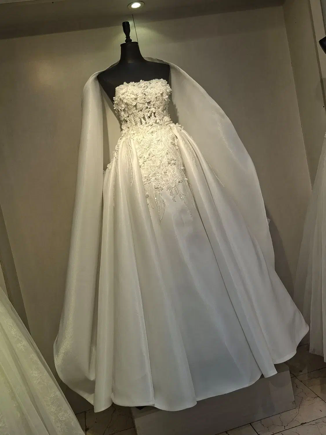 لباس عروس دودامنه جدید|لباس|نهاوند, |دیوار