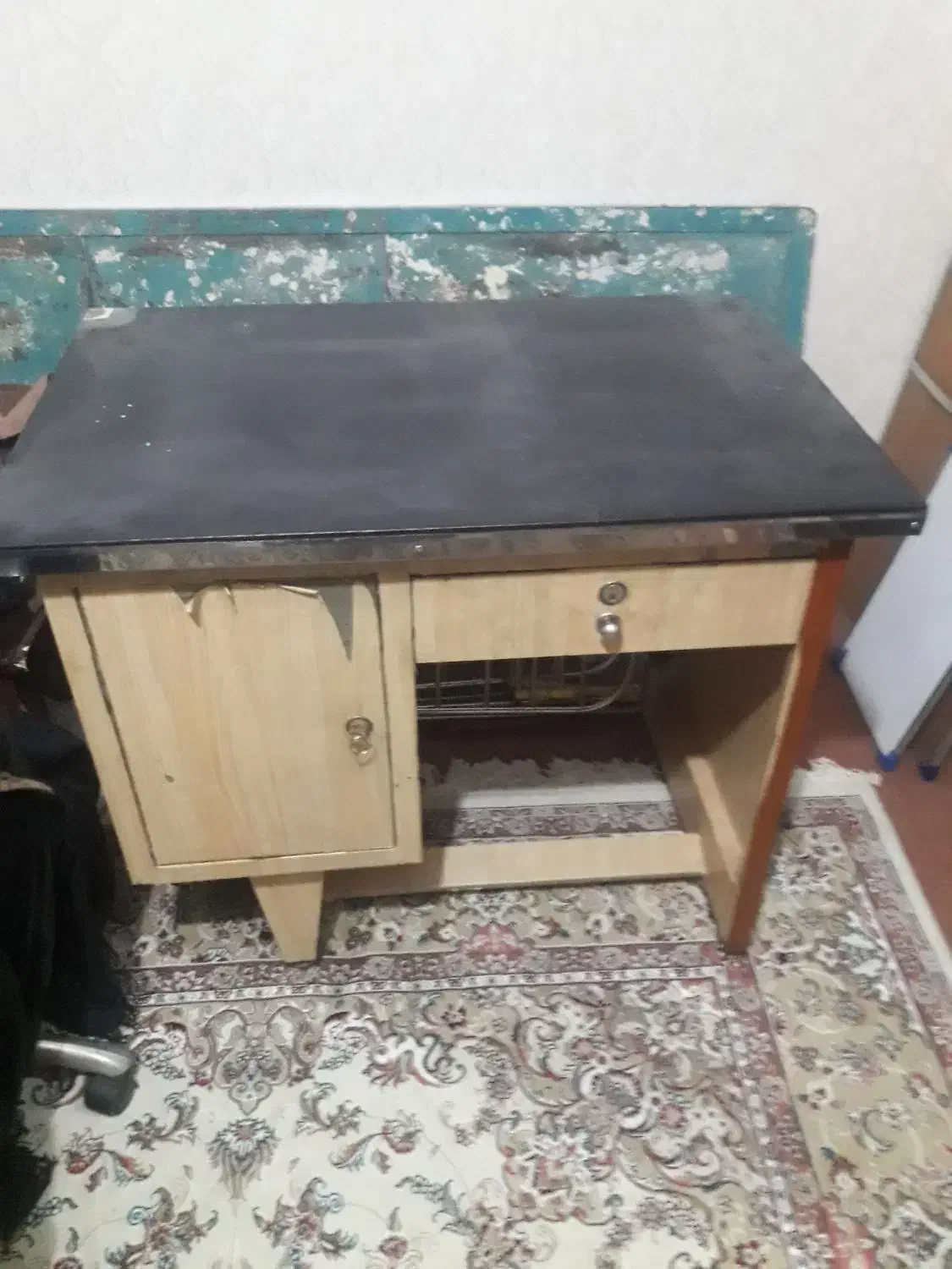 میزتحریر فلزی دارای کشو وکمد|میز تحریر و کامپیوتر|مشهد, ادیب نیشابوری (شهرک غرب)|دیوار