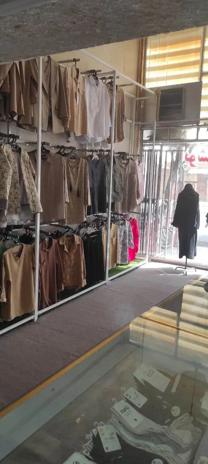 فروش دکور مغازه بوتیک بانوان|لباس|اردکان, |دیوار