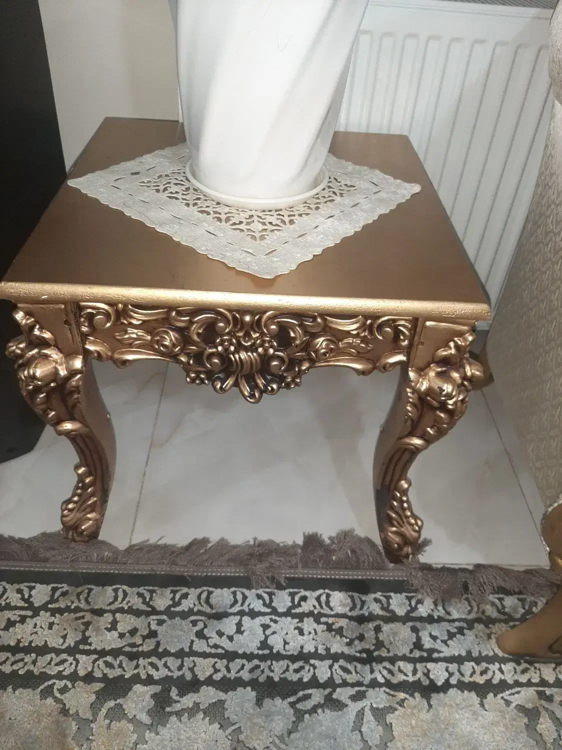 مبل۷نفره سلطنتی بامیز عسلی|مبلمان خانگی و میز عسلی|رباط‌کریم, شهرک صنعتی نصیرآباد|دیوار