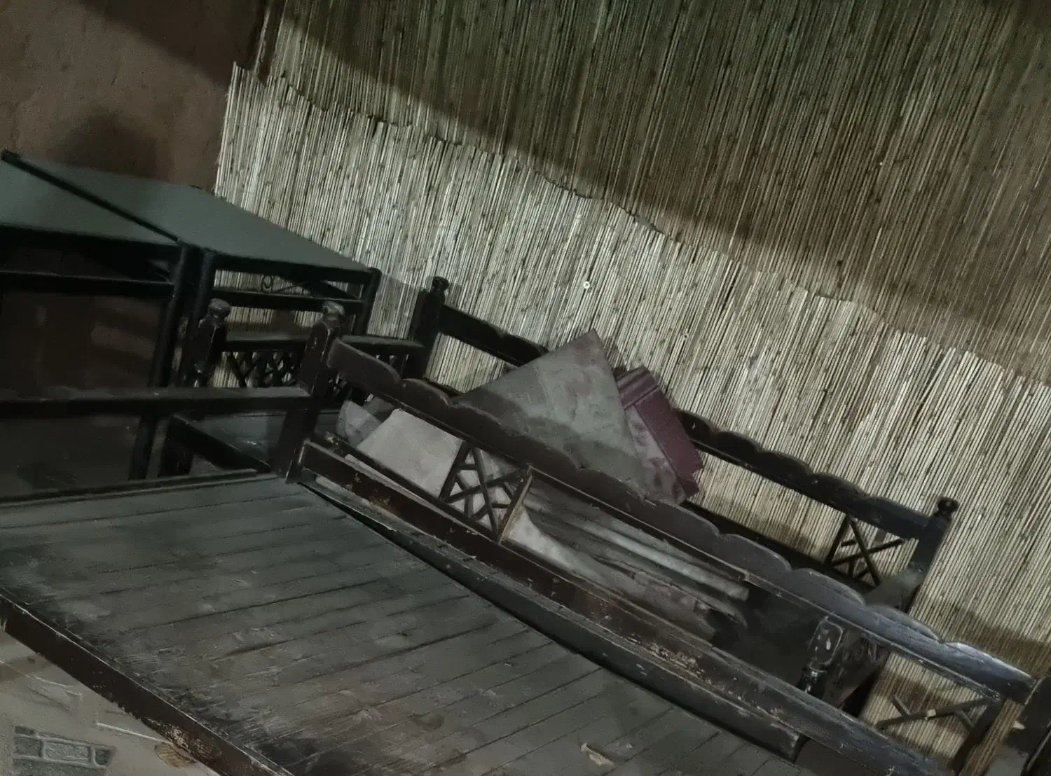 ۴ عدد تخت چوبی سنتی فروش فوری|تخت و سرویس خواب|لردگان, |دیوار