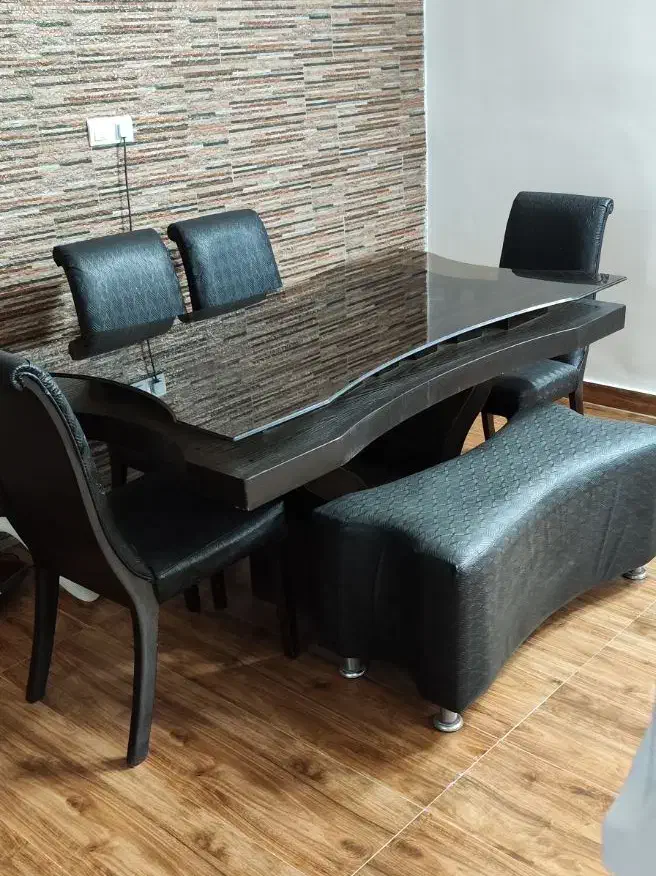 میز و صندلی شش نفره بسیار تمیز|میز و صندلی غذاخوری|بندر ماهشهر, |دیوار