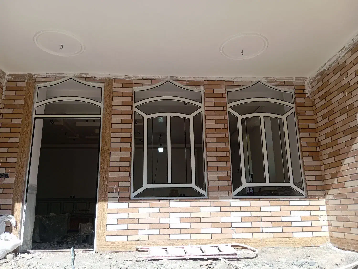 نقاشی ساختمان و رنگ آمیزی درب پنجره و....|خدمات پیشه و مهارت|فلارد, |دیوار