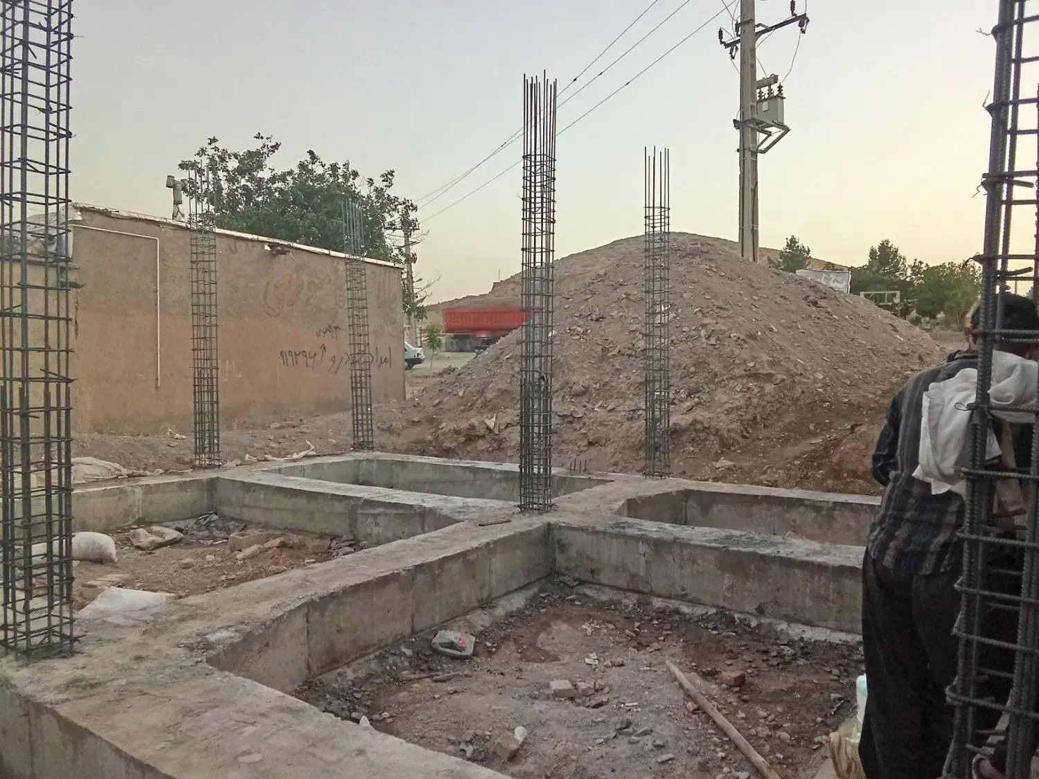 آرماتوربندی ساختمان،فنداسیون،استخر،بتن ریزی،سیمان|خدمات پیشه و مهارت|اسدآباد, |دیوار