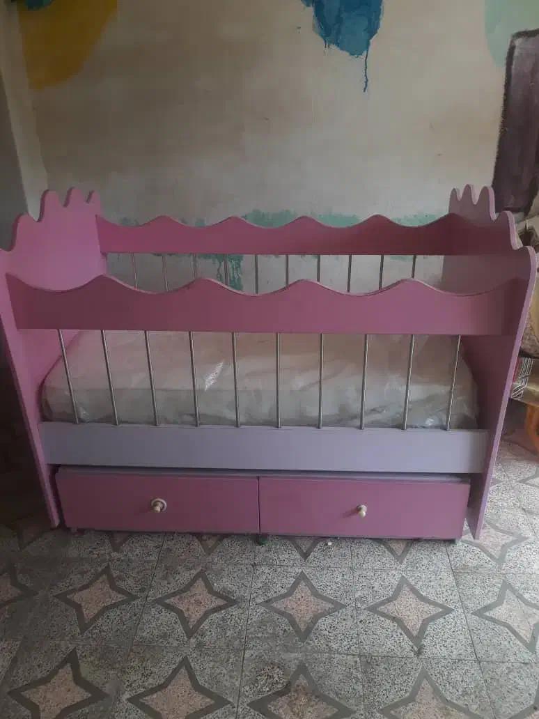 تخت کودک همراه تشک|تخت و صندلی بچه|رشت, پاره بیجار|دیوار