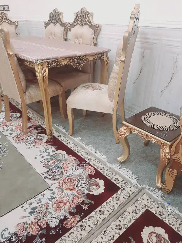 مبل سلطنتی هفت نفره با میز غذاخوری شش نفره|مبلمان خانگی و میز عسلی|اهواز, کمپلو جنوبی|دیوار