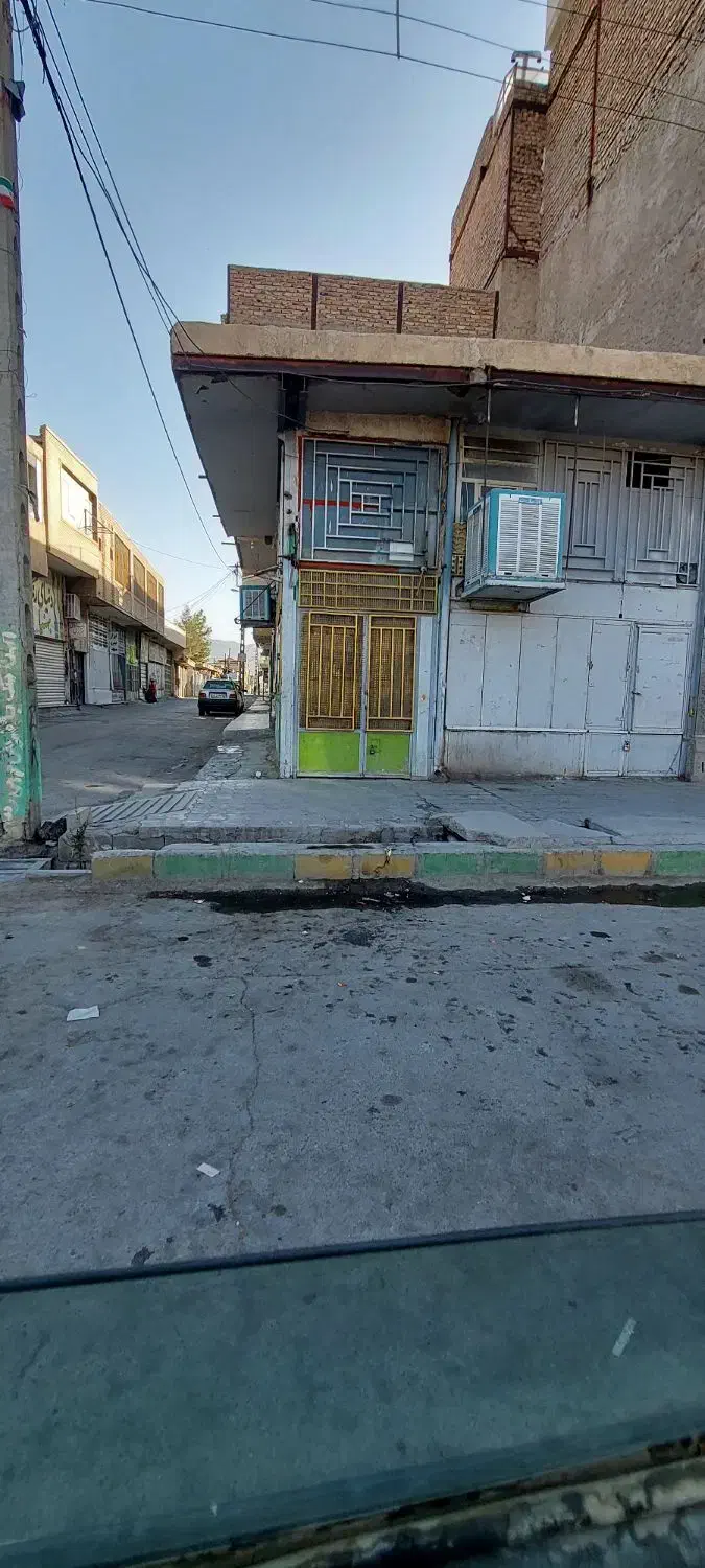 فروش یکباب مغازه تجاری خیابان امام و کوچه توکلی|فروش مغازه و غرفه|خاش, |دیوار