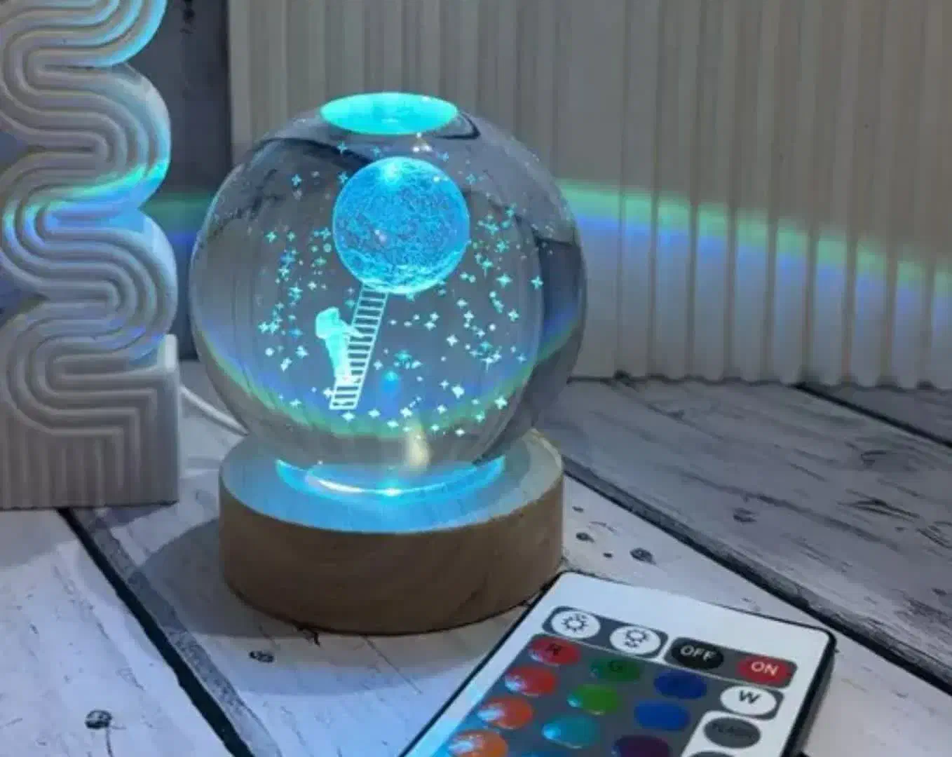 گوی شیشه ای|مجسمه، تندیس، ماکت|فولادشهر, C1|دیوار