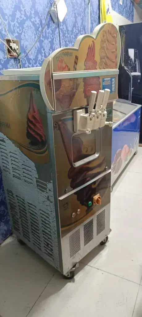 دستگاه بستنی نیکنام|کافیشاپ و رستوران|خرمآباد, |دیوار