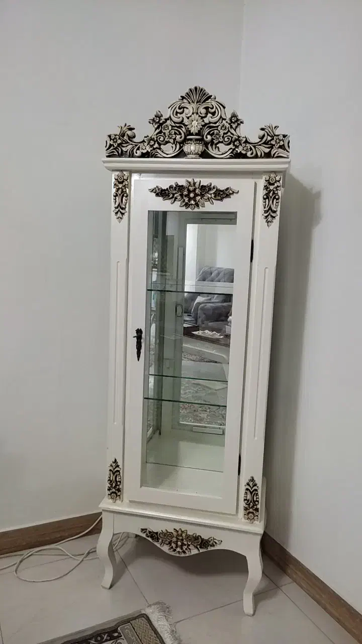 ویترین کاملا سالم|بوفه، ویترین، کنسول|رشت, حمیدیان|دیوار