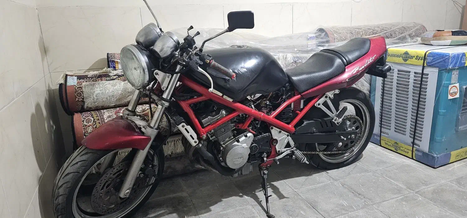 موتور سنگین|موتورسیکلت|شیراز, دروازه قران|دیوار