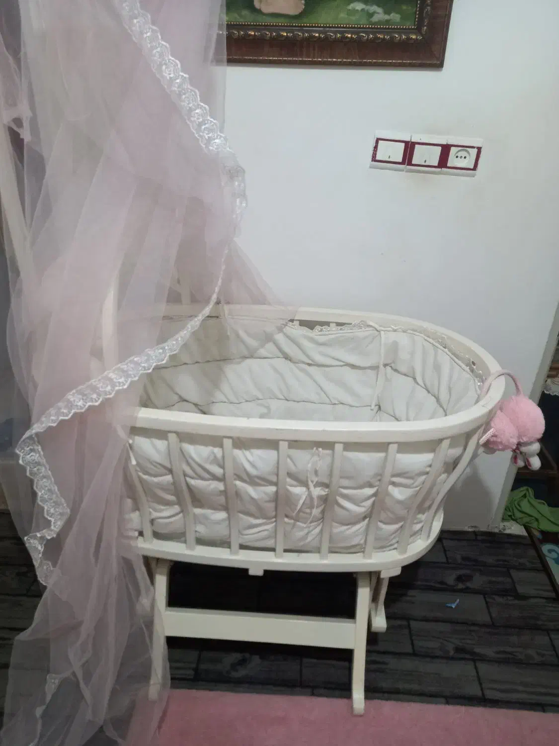 تخت گهواره ای کودک|تخت و صندلی بچه|آبیک, |دیوار