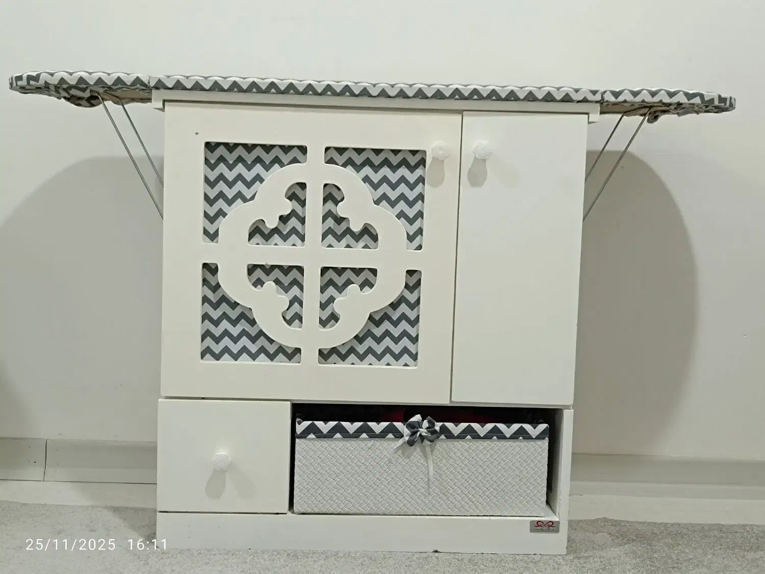 فروش میز اتو و چرخ خیاطی کمد دار|اتو و لوازم اتو|ایذه, |دیوار