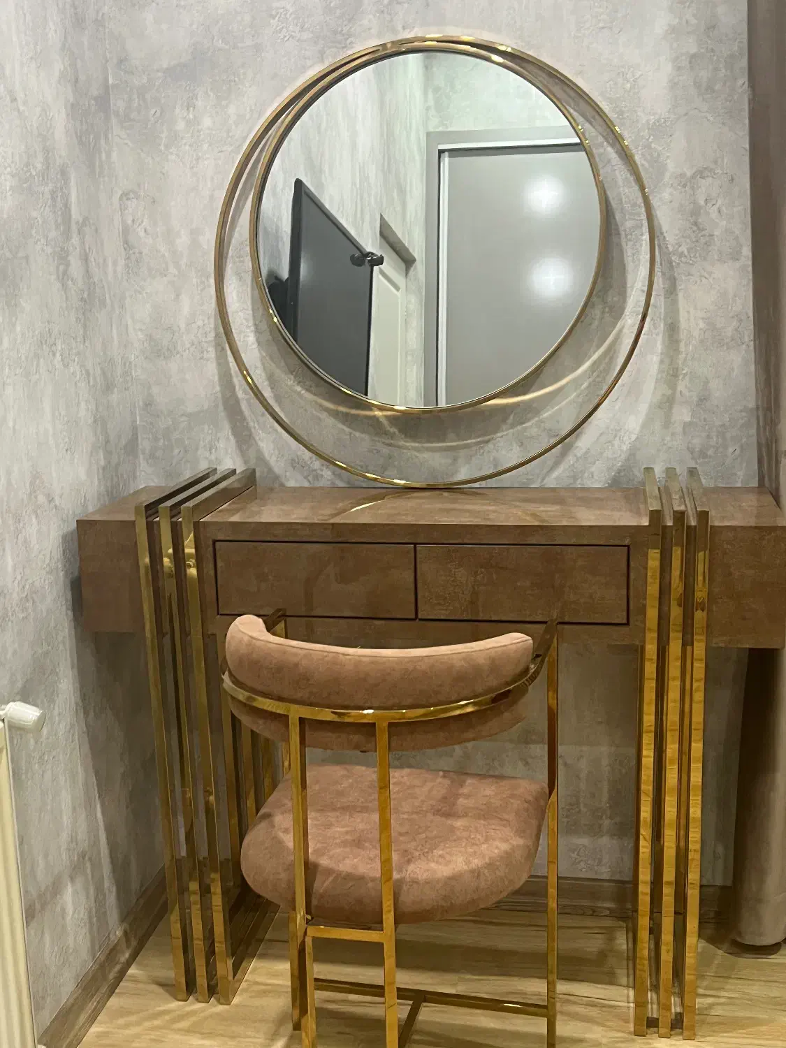 فروش میز آرایش لاکچری به همراه صندلی|مبلمان خانگی و میز عسلی|خشکبیجار, |دیوار