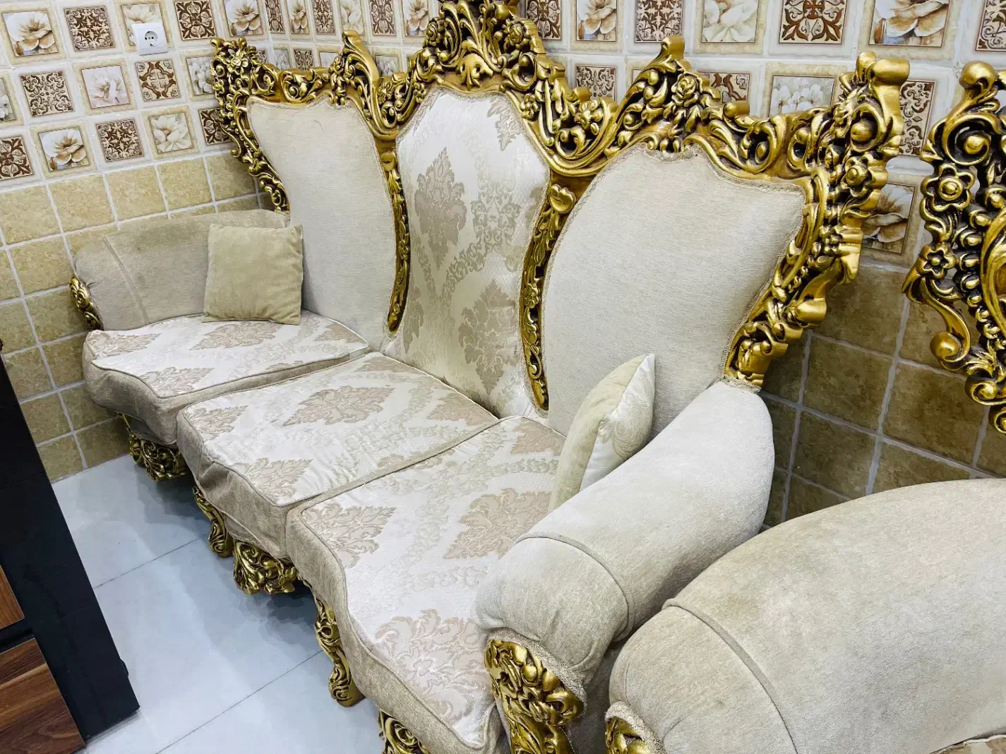 مبل سلطنتی ۹ نفره+ساعت ایستاده+بوفه(اقساطی)|مبلمان خانگی و میز عسلی|یزد, |دیوار