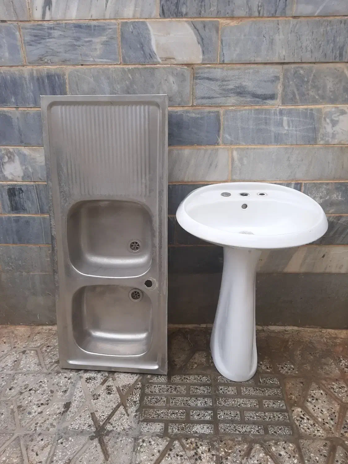 روشویی و ظرفشویی|لوازم سرویس بهداشتی|بروجرد, |دیوار