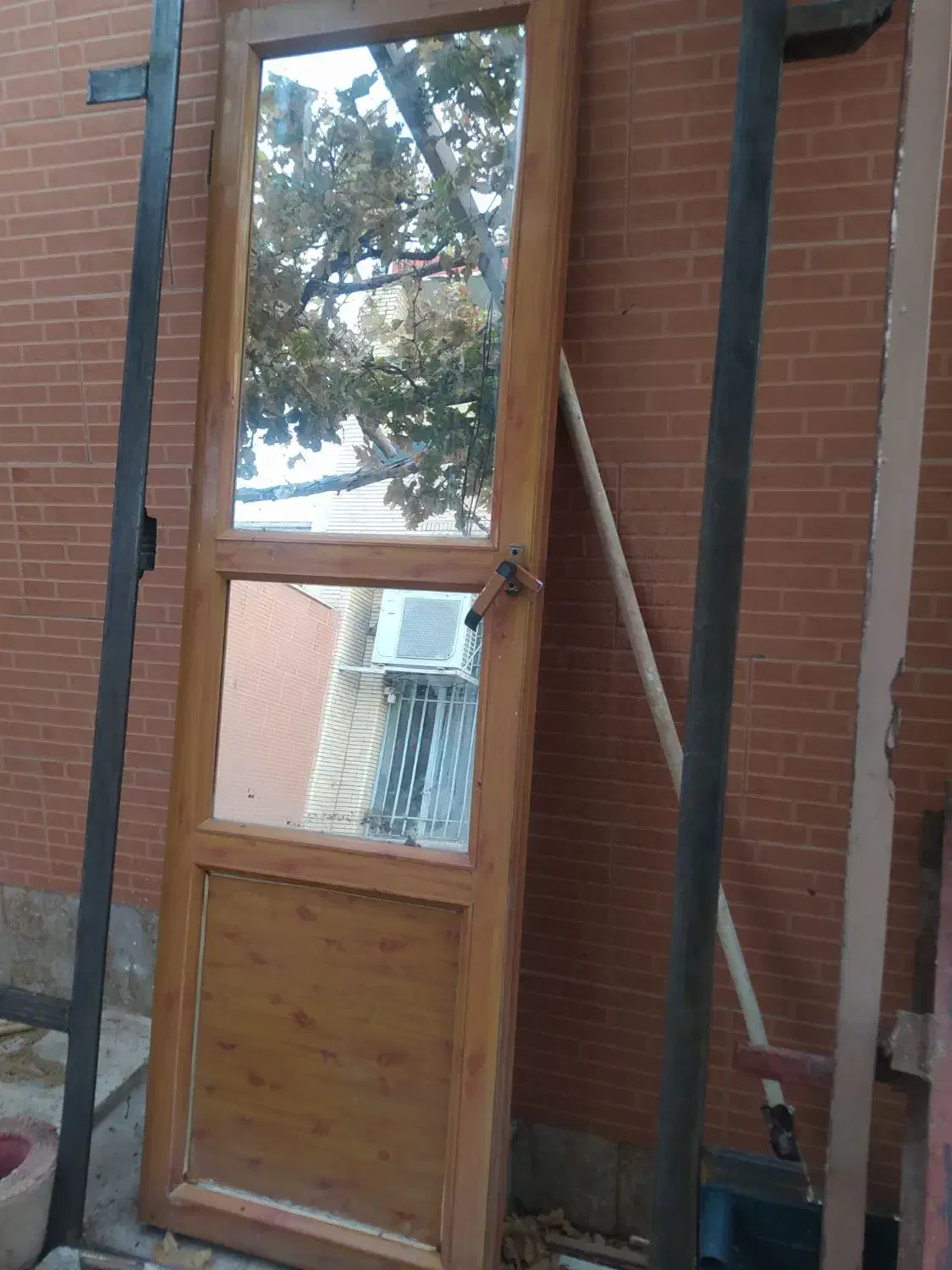 دو عدد در چوبی یک عدد در حمام ویک پنجره فروشی|مصالح و تجهیزات ساختمان|سیرجان, |دیوار