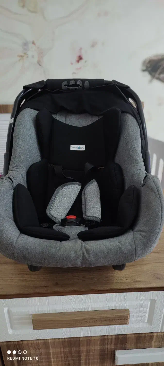 کریر|کالسکه و لوازم جانبی|کرج, باغستان|دیوار