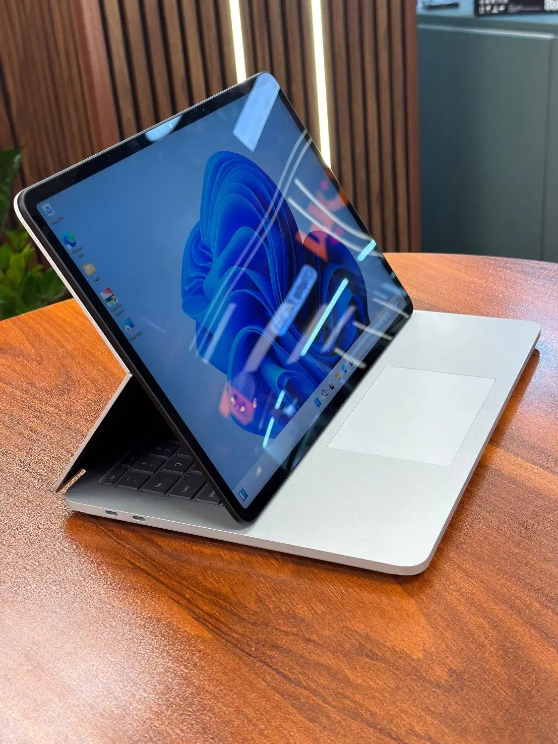 خاص ترین مایکروسافت با 4 گیگ مجزا Surfac Studio1|رایانه همراه|تهران, فلسطین (میدان انقلاب)|دیوار