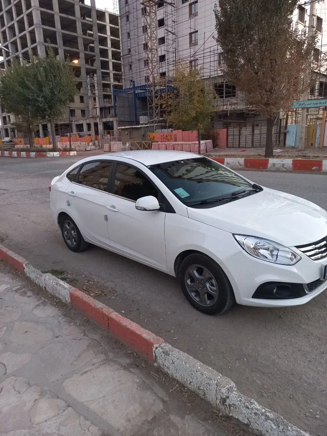 جک J4 مدل ۱۴۰۱ (مشابه صفر)|خودرو سواری و وانت|کرمانشاه, |دیوار