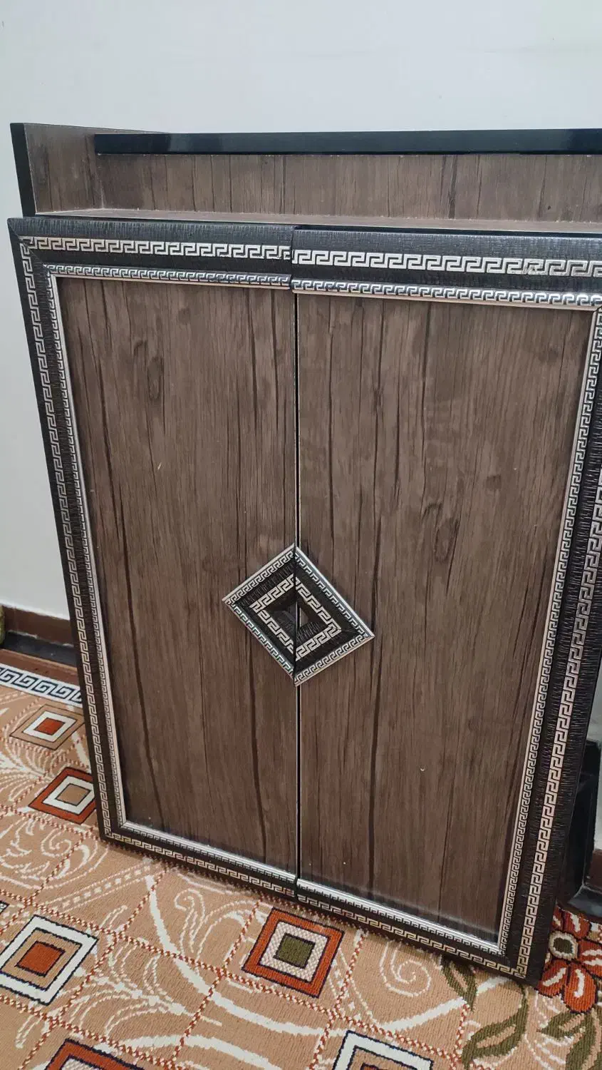 جاکفشی|جاکفشی، کمد، دراور|شهرکرد, |دیوار