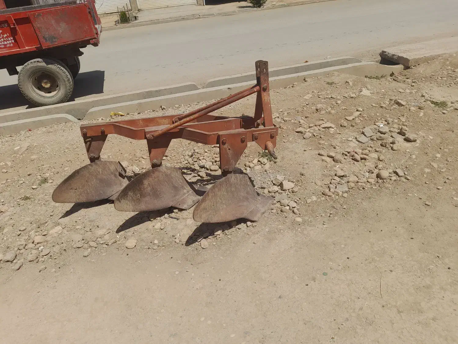 فروشی گاواهن|قطعات یدکی و لوازم جانبی|زیلائی, |دیوار