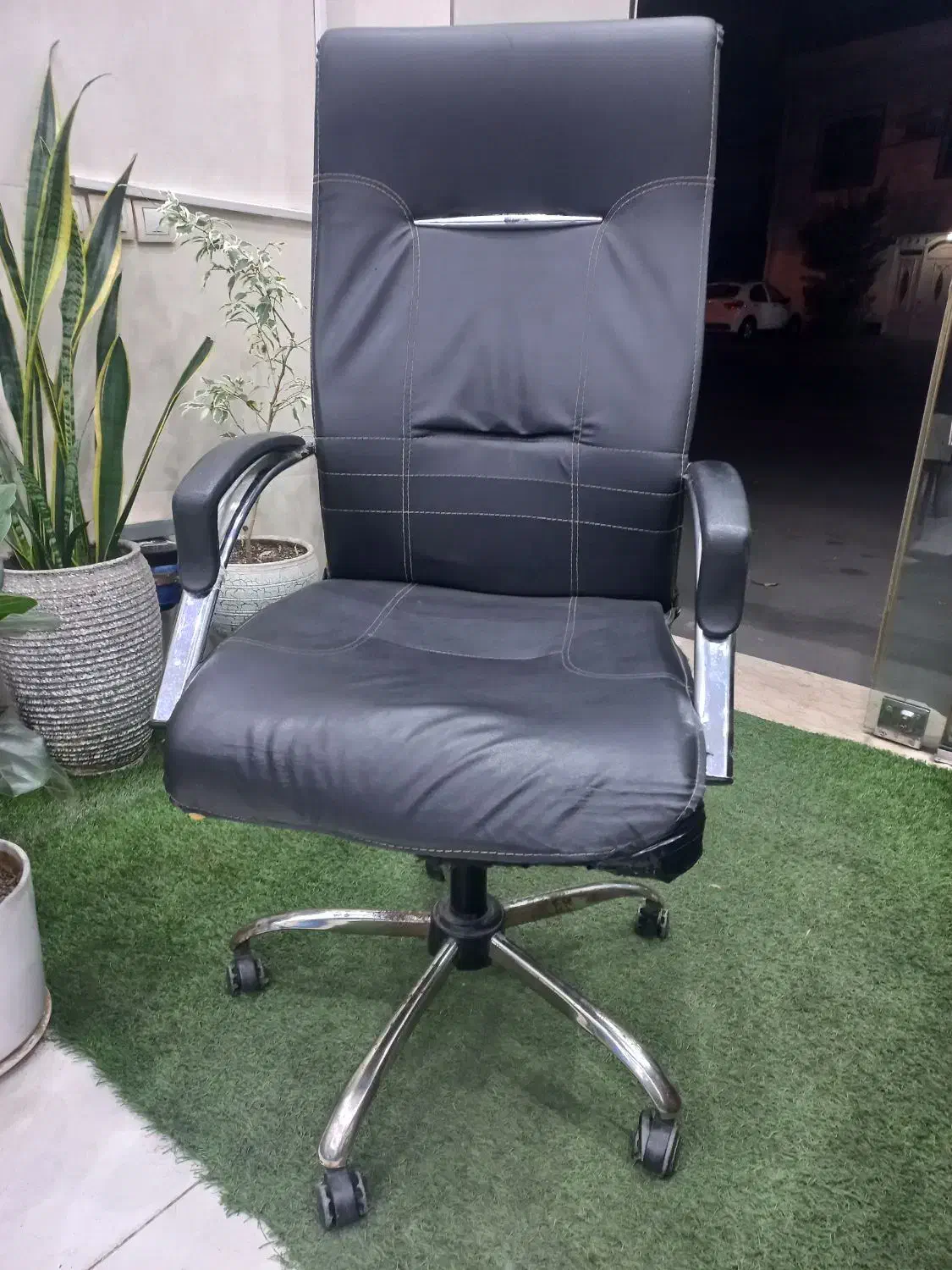 فروش صندلی مدیریت|مبلمان اداری|رشت, باهنر|دیوار