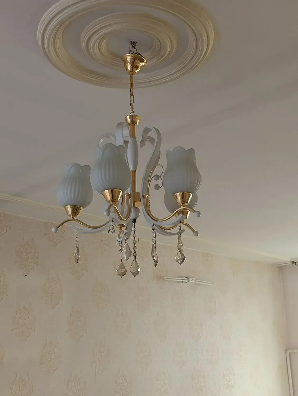 چند عددلوستر سالم درحد نو به فروش میرسد|لوستر و چراغ آویز|اسلامشهر, مطهری|دیوار