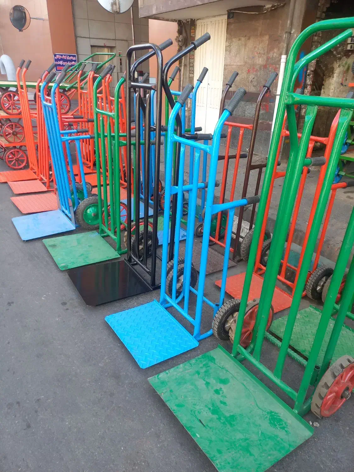 گاری چهار چرخ دو چرخ|ابزارآلات|بابل, |دیوار